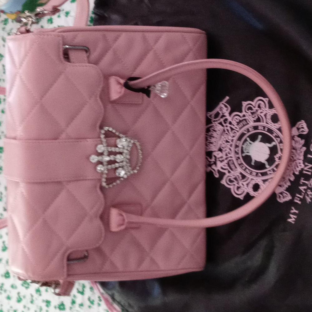 Vintage My Flat In London Queen Bag